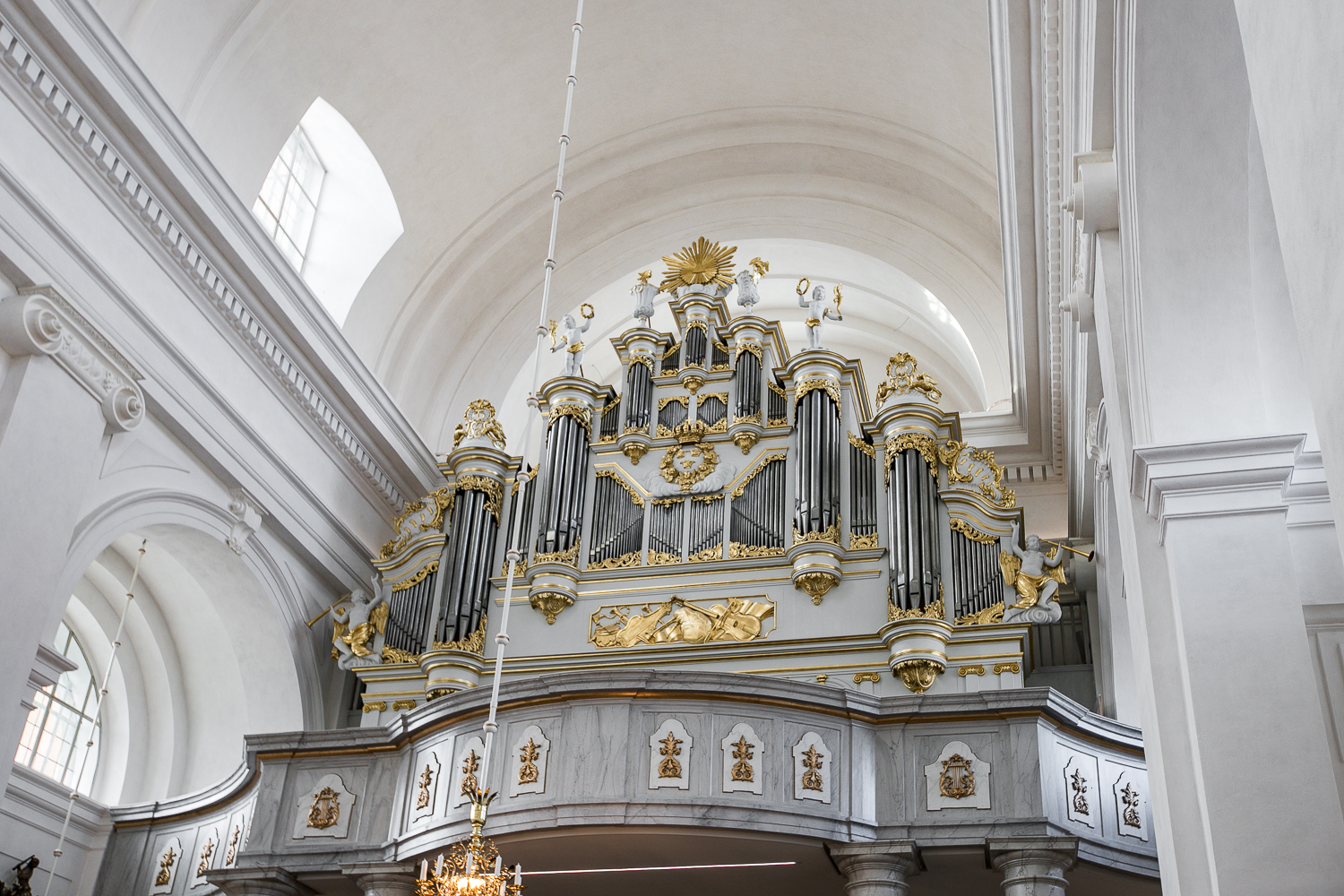 Lunchkonsert • Orgel: Festens hits i ny klang